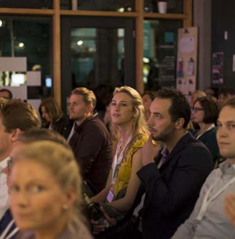 11_fintech-week-hamburg-2016_fintech-fuckup-night_credit-katrin-bpunktweb-w700