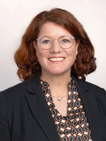 Integration digitaler Kanäle für effizienteres Firmenkundenbanking - Stephanie Volle, Geschäftsbereichsleiterin für das Firmenkundengeschäft bei Finanz Informatik