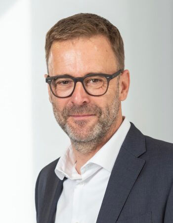 Banken versinken im Datenchaos: Warum ohne logisches Datenmanagement nichts mehr geht - ein Beitrg von Jörg Hesske, Denodo